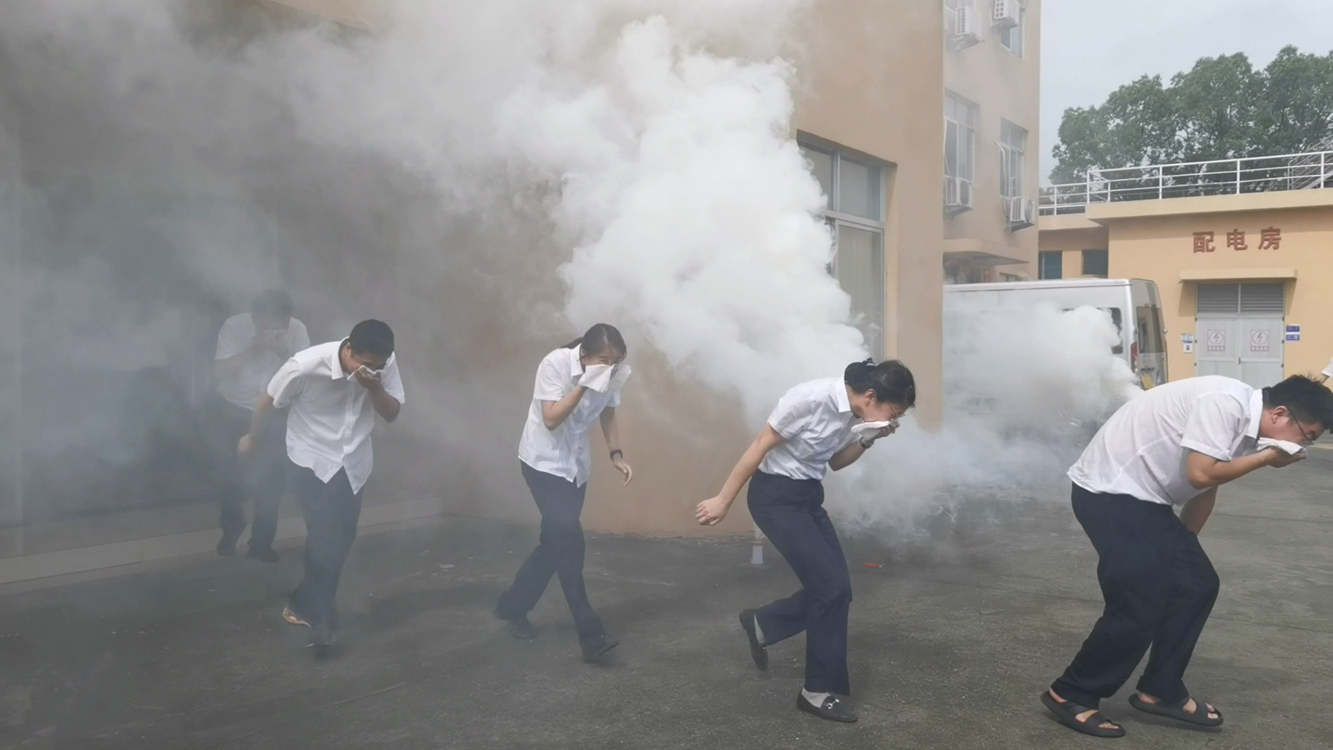 1686267526506092.jpg 9882458d44d24df8fb2a15618feaa28.jpg